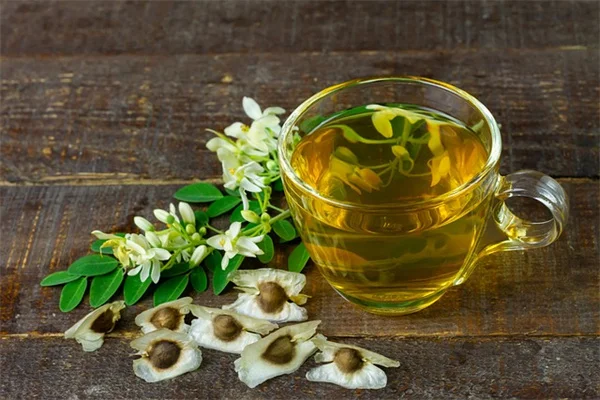 ホタルを庭に呼ぶ方法、たった6つの植物で実現